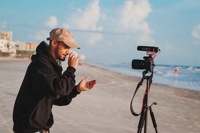 best vlogging camera with flip screen