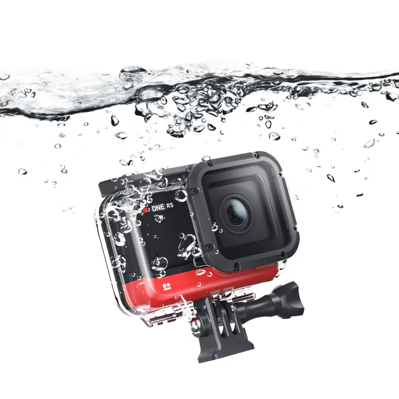 insta360 one rs sous l'eau