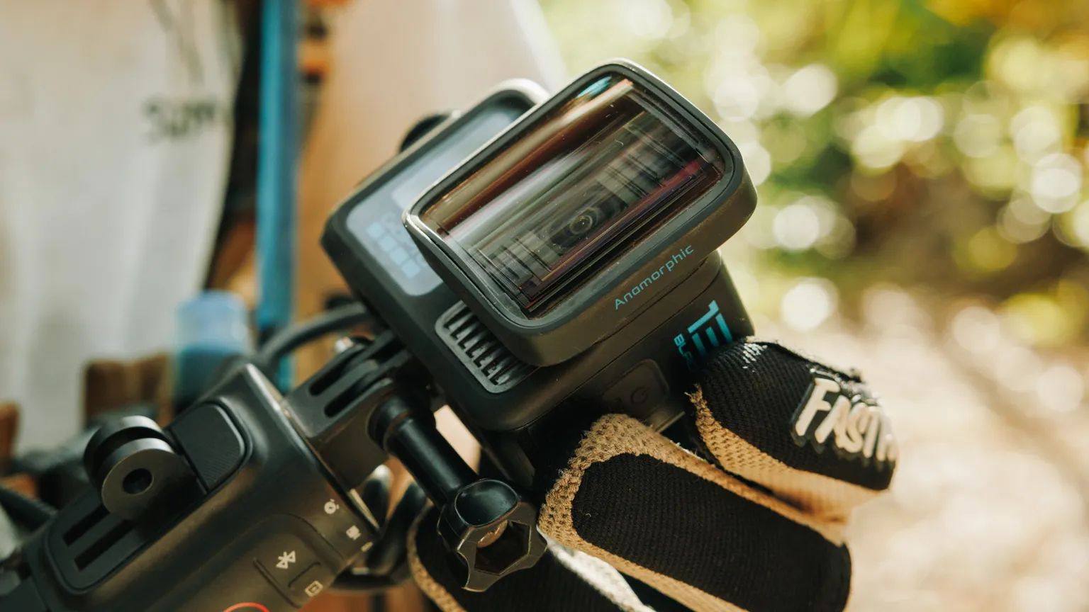anamorphic lens hero 13
