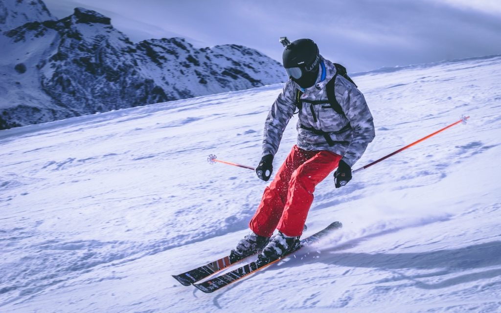 shot de snowboarder tirado com um campo de visão estreito
